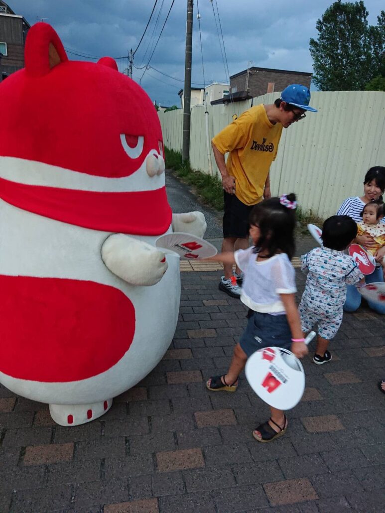 株式会社マルハン オリジナルキャラクター「にゃんまる」のご紹介